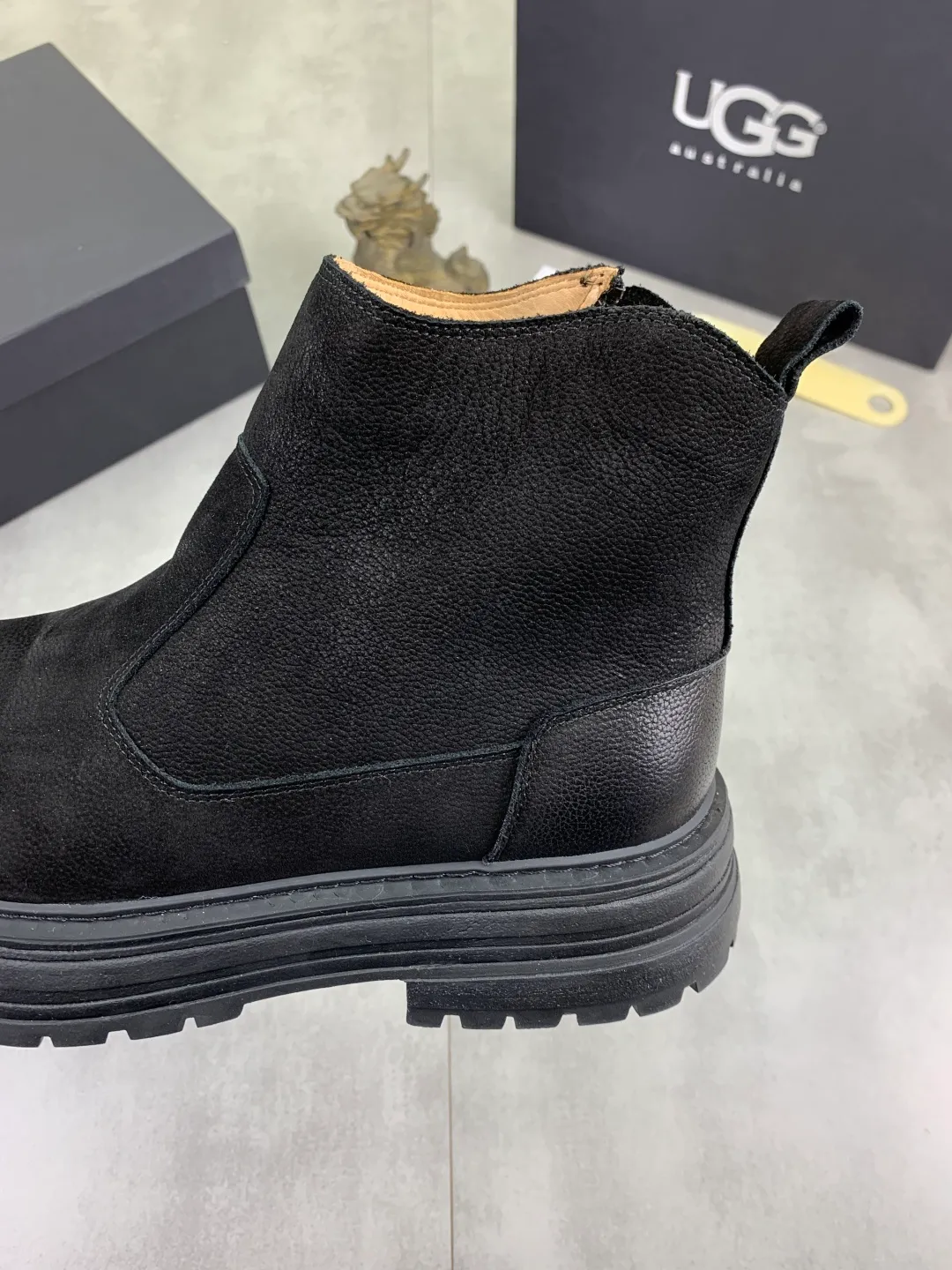 Men's men's shoes 💰P660 New arrival 🆕🆕🆕 IUGGI Men's British retro Martin boots Winter new men's outdoor hiking boots First layer of cowhide on the outside and wool on the inside Comfortable and warm Rubber sole sole Non-slip and firm Trendy and fashionable Casual and versatile Size: 38-44 (45 customized) Color: three colors
